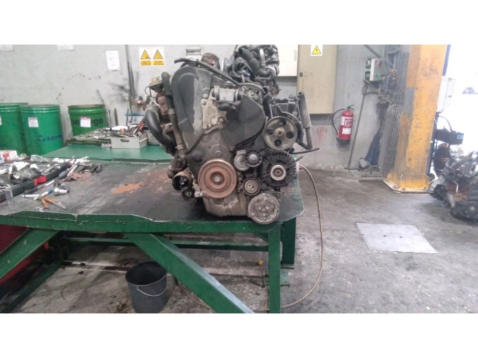 MOTOR CON ACCESORIOS Y CAJA DE CAMBIOS CITROEN XSARA PICASSO 2000