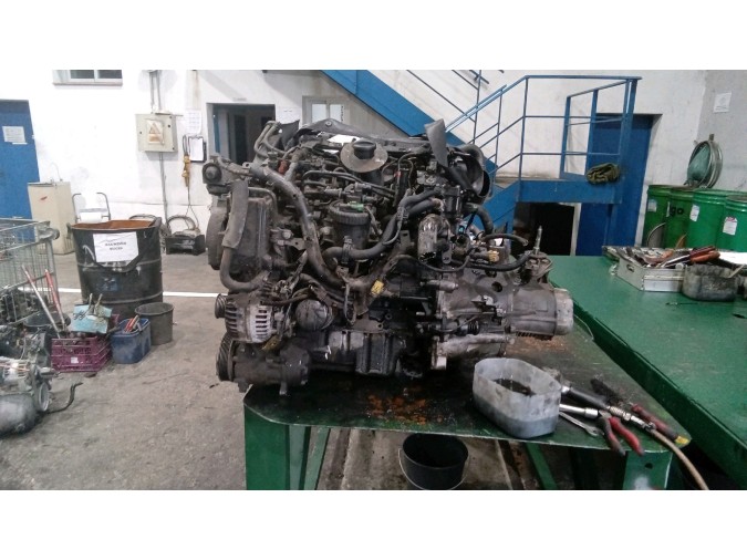 MOTOR CON ACCESORIOS Y CAJA DE CAMBIOS CITROEN XSARA PICASSO 2000