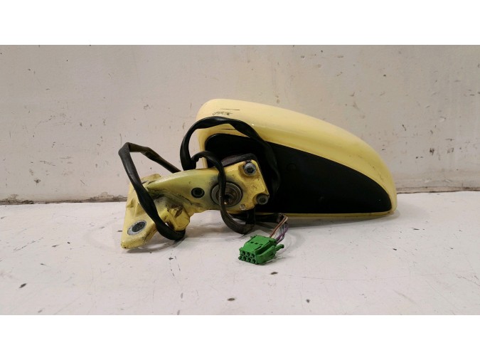 RETROVISOR IZQUIERDO VOLKSWAGEN NEW BEETLE AMARILLO 2001