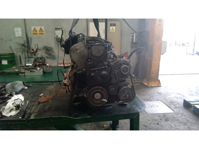 MOTOR CON ACCESORIOS Y CAJA DE CAMBIOS RENAULT MÉGANE 2004