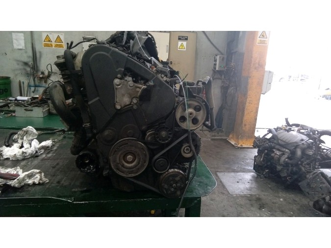 MOTOR CON ACCESORIOS Y CAJA DE CAMBIOS CITROEN XSARA PICASSO 37679
