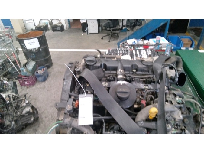 MOTOR CON ACCESORIOS Y CAJA DE CAMBIOS CITROEN XSARA PICASSO 37679