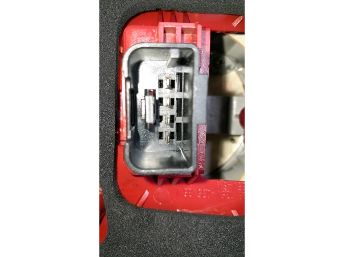 PILOTO TRASERO DERECHO VOLKSWAGEN PASSAT 2008