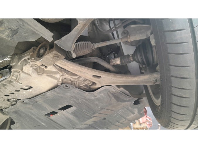 BRAZO SUSPENSION INFERIOR DELANTERO       VOLKSWAGEN PASSAT 2008