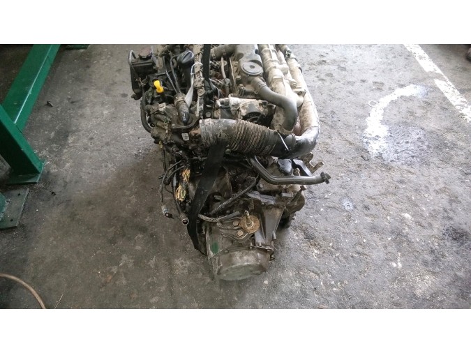 MOTOR CON ACCESORIOS Y CAJA DE CAMBIOS CITROEN XSARA PICASSO 2000