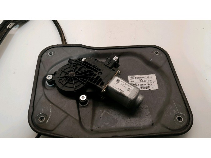 ELEVALUNAS DELANTERO DERECHO SKODA FABIA 2010