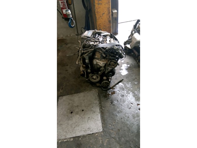 MOTOR CON ACCESORIOS Y CAJA DE CAMBIOS CITROEN XSARA PICASSO 2000