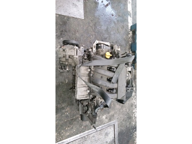 MOTOR CON ACCESORIOS SIN CAJA DE CAMBIOS RENAULT LAGUNA 2001