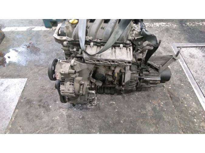 MOTOR CON ACCESORIOS SIN CAJA DE CAMBIOS RENAULT LAGUNA 2001