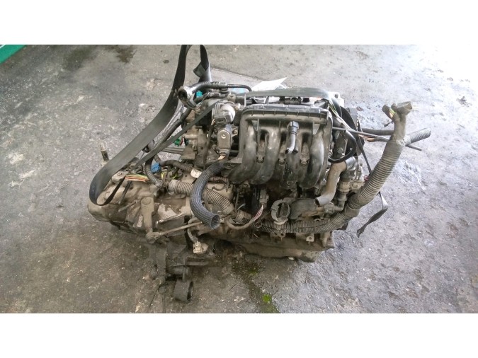 MOTOR CON ACCESORIOS Y CAJA DE CAMBIOS CITROEN SAXO 2001