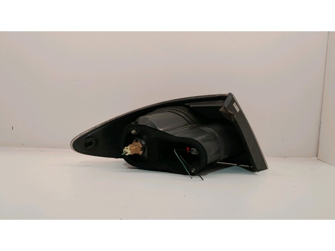 PILOTO TRASERO DERECHO MAZDA 6 2002