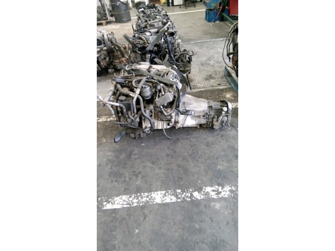 MOTOR CON ACCESORIOS Y CAJA DE CAMBIOS MERCEDES VITO 111 CDI 2006