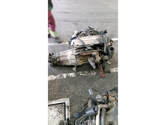 MOTOR CON ACCESORIOS Y CAJA DE CAMBIOS MERCEDES VITO 111 CDI 2006