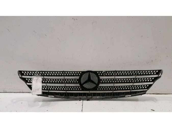REJILLA DELANTERA MERCEDES CLASE A CROMADA 2006