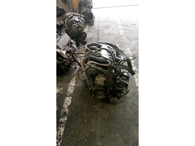MOTOR CON ACCESORIOS Y CAJA DE CAMBIOS PEUGEOT 206 1999