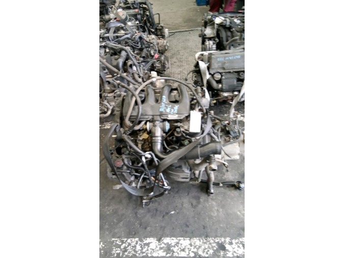MOTOR CON ACCESORIOS Y CAJA DE CAMBIOS PEUGEOT 206 1999