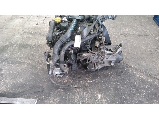 MOTOR CON ACCESORIOS Y CAJA DE CAMBIOS RENAULT CLIO 2009