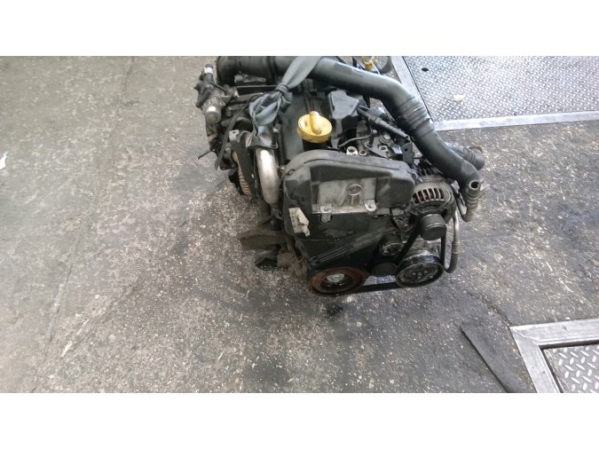 MOTOR CON ACCESORIOS Y CAJA DE CAMBIOS RENAULT CLIO 2009