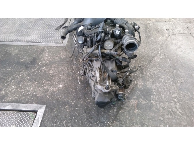 MOTOR CON ACCESORIOS Y CAJA DE CAMBIOS RENAULT CLIO 2009