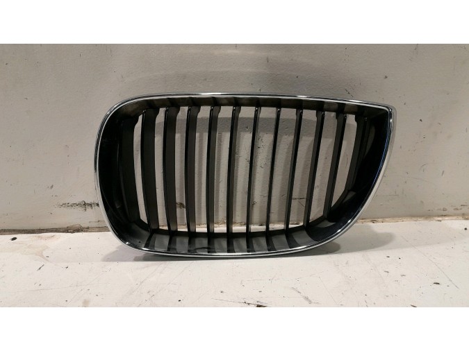 REJILLA IZQUIERDA BMW SERIE 1 38397