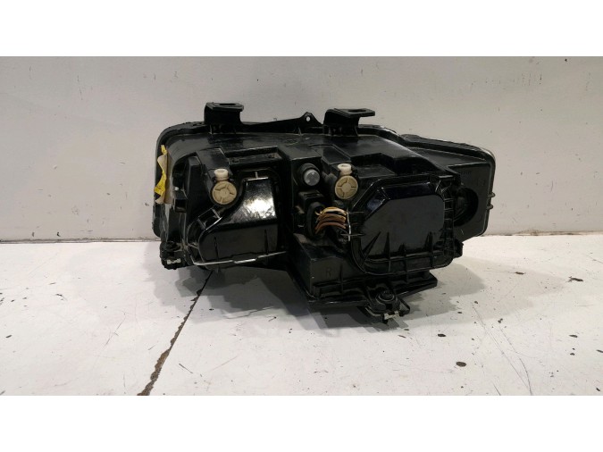 FARO DELANTERO DERECHO AUDI A4 2002