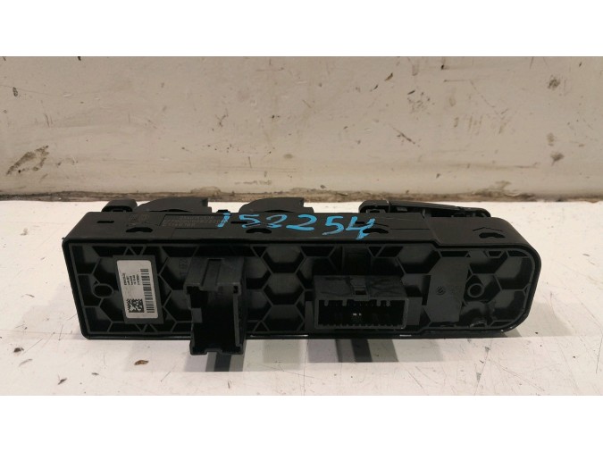 MANDO ELEVALUNAS DELANTERO IZQUIERDO RENAULT MÉGANE 2004