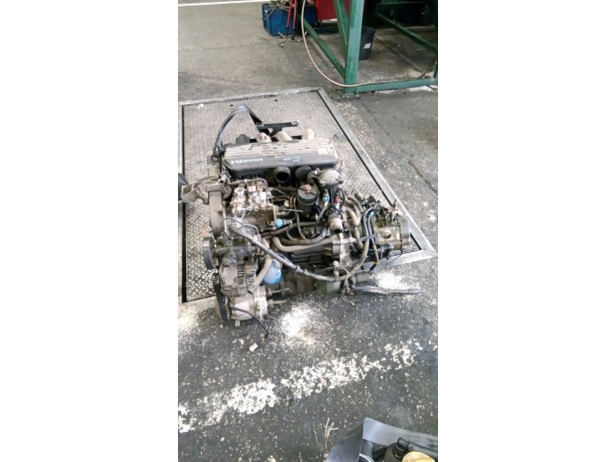 MOTOR CON ACCESORIOS Y CAJA DE CAMBIOS CITROEN XANTIA 1996