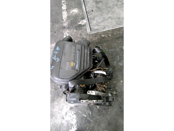 MOTOR CON ACCESORIOS Y CAJA DE CAMBIOS RENAULT KANGOO 2000