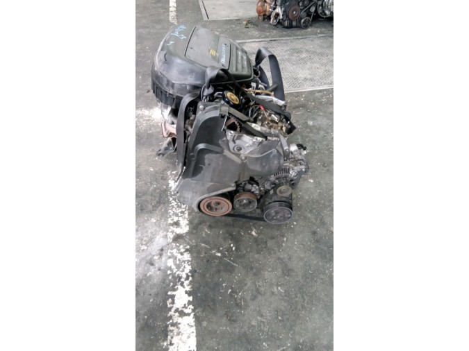 MOTOR CON ACCESORIOS Y CAJA DE CAMBIOS RENAULT KANGOO 2000