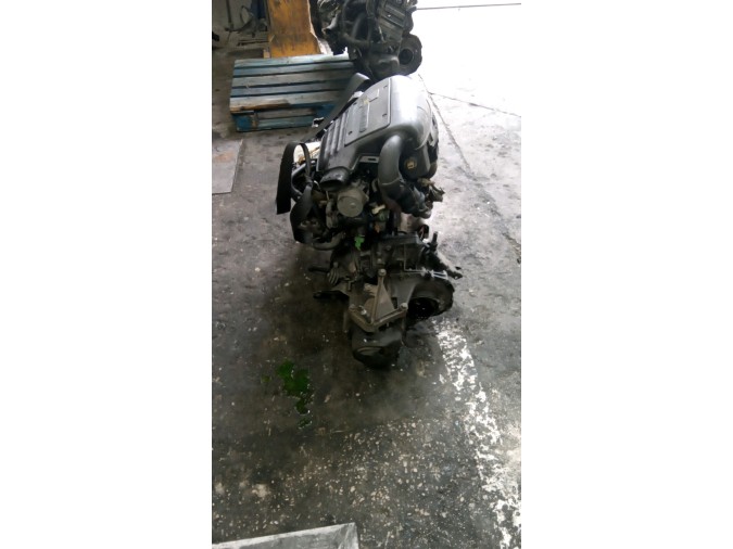 MOTOR CON ACCESORIOS Y CAJA DE CAMBIOS RENAULT KANGOO 2000