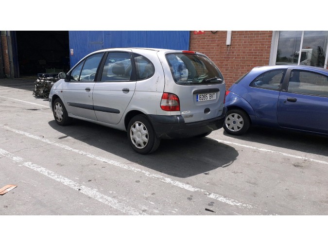 FARO ANTINIEBLA DERECHO RENAULT SCÉNIC 2002