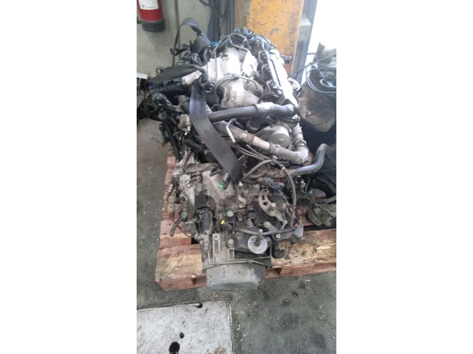 MOTOR CON ACCESORIOS Y CAJA DE CAMBIOS PEUGEOT 406 37797
