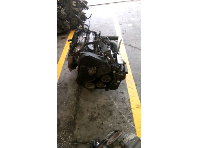 MOTOR CON ACCESORIOS Y CAJA DE CAMBIOS VOLVO 440 36418