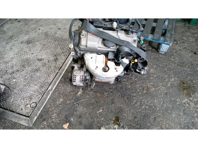 MOTOR CON ACCESORIOS SIN CAJA DE CAMBIOS CITROEN C2