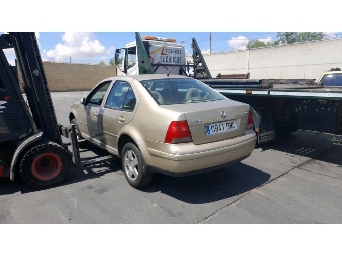 TRAPECIO INFERIOR DELANTERO IZQUIERDO VOLKSWAGEN BORA 2001