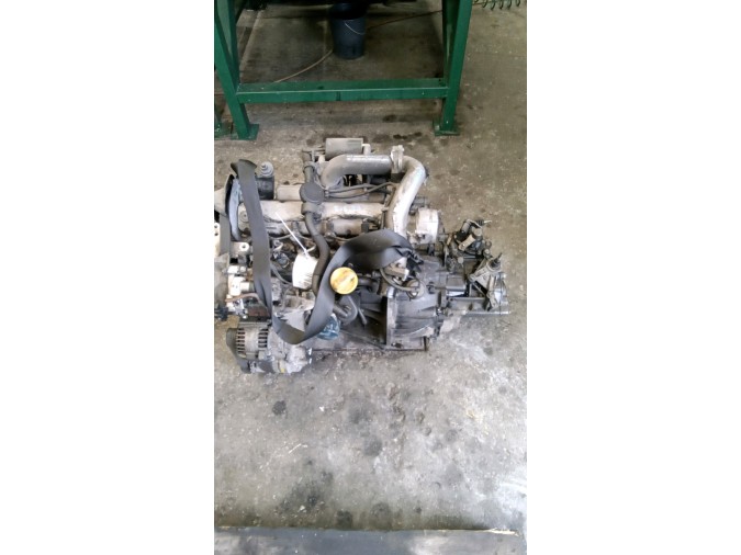 MOTOR CON ACCESORIOS Y CAJA DE CAMBIOS RENAULT MÉGANE 2004
