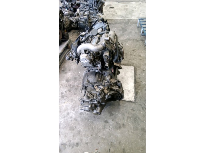 MOTOR CON ACCESORIOS Y CAJA DE CAMBIOS RENAULT MÉGANE 2004