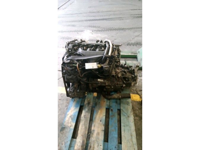MOTOR CON ACCESORIOS Y CAJA DE CAMBIOS FORD FOCUS C-MAX 2004
