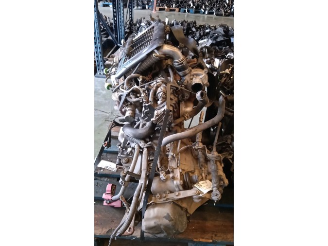 MOTOR CON ACCESORIOS Y CAJA DE CAMBIOS TOYOTA YARIS 2005