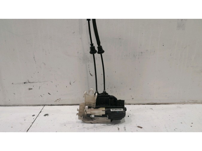 CERRADURA PUERTA DELANTERA DERECHA HYUNDAI I30 2010