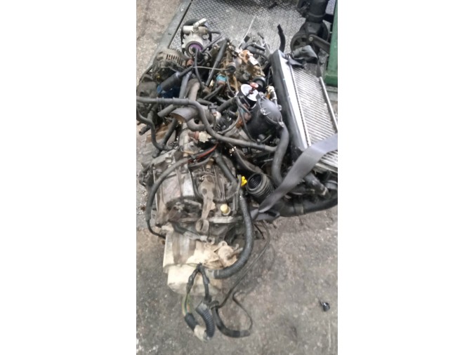 MOTOR CON ACCESORIOS Y CAJA DE CAMBIOS CITROEN XSARA 1999