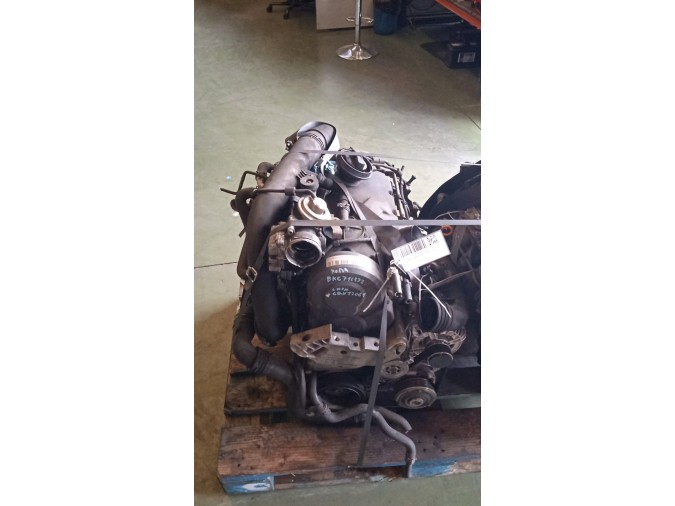 MOTOR CON ACCESORIOS SIN CAJA DE CAMBIOS VOLKSWAGEN TOURAN 2005