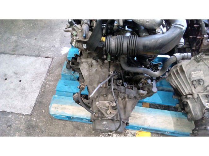 MOTOR CON ACCESORIOS Y CAJA DE CAMBIOS PEUGEOT 307 2005