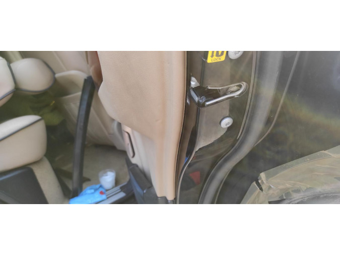 CERRADURA PUERTA TRASERA DERECHA LAND ROVER RANGER