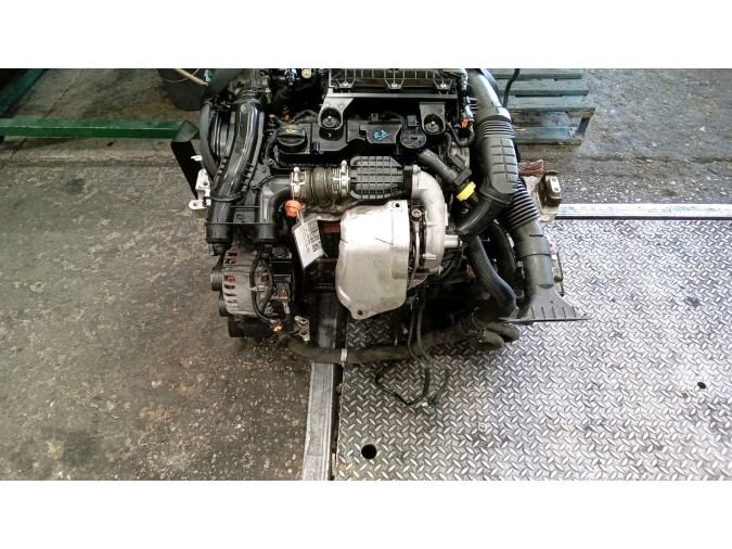MOTOR CON ACCESORIOS SIN CAJA DE CAMBIOS CITROEN C4 PICASSO 2015