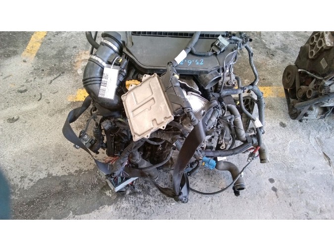 MOTOR CON ACCESORIOS Y CAJA DE CAMBIOS FIAT FIORINO 42129