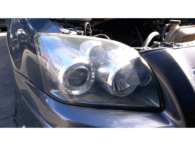 FARO DELANTERO DERECHO TOYOTA AVENSIS 2008