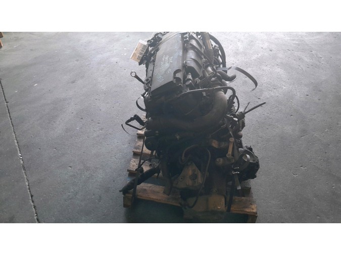 MOTOR CON ACCESORIOS Y CAJA DE CAMBIOS PEUGEOT 207 2007