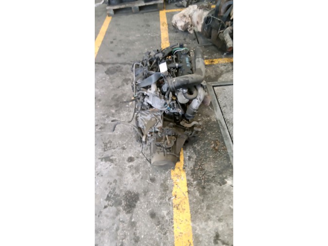 MOTOR CON ACCESORIOS SIN CAJA DE CAMBIOS CITROEN XANTIA 2000