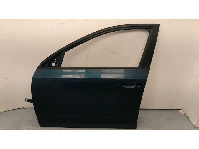 PUERTA DELANTERA IZQUIERDA SKODA OCTAVIA AZUL 2013
